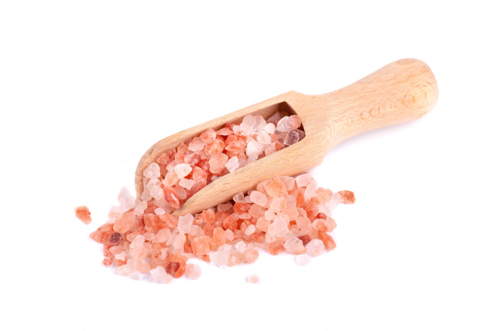 Himalayan pink salt with a scoop 